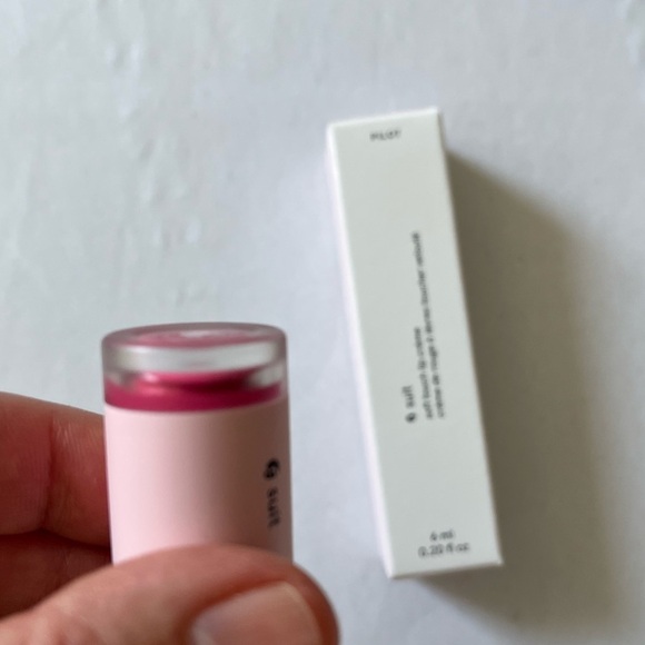 Glossier G Suit Soft touch lip crème color PILOT NWT - Picture 6 of 9